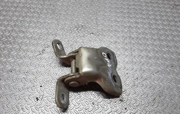 Toyota Yaris Verso Front door lower hinge 