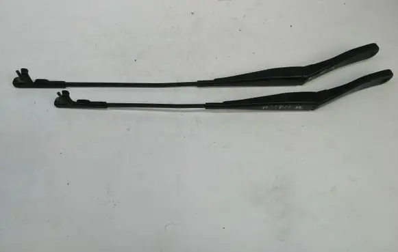 Opel Astra H Front wiper blade arm