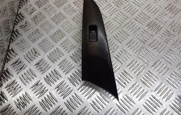 Mazda 3 I Quarter vent window switch 03123101