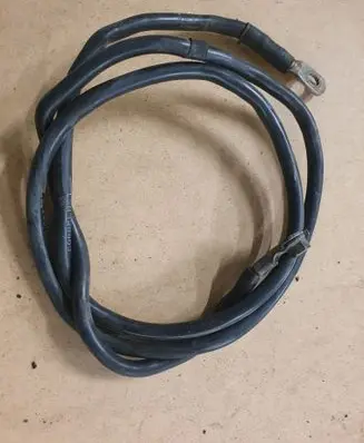 Volkswagen Golf V Positive cable (battery) 135CM