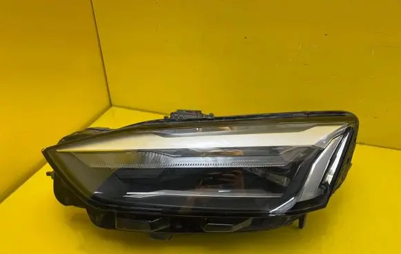 Audi A5 Headlight/headlamp 8W6941011