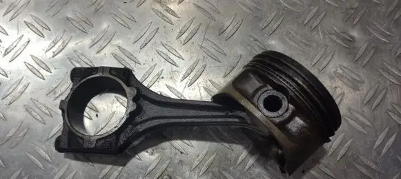 Opel Vectra B Piston with connecting rod