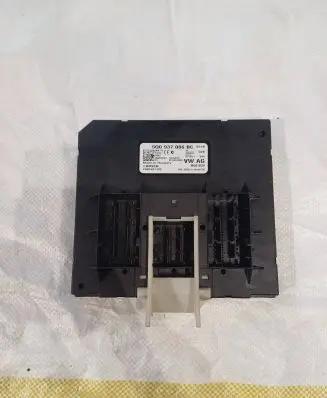 Volkswagen PASSAT B8 Comfort/convenience module 5Q0937086BC F005V01782