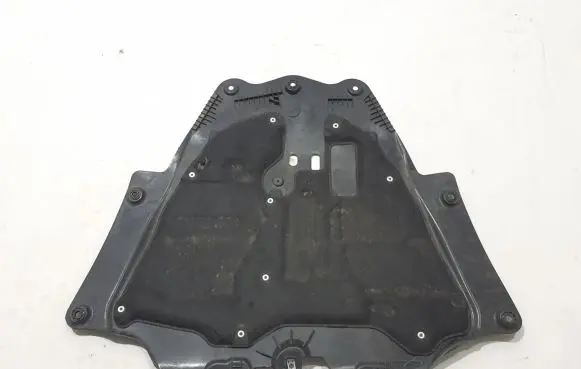 Dacia Sandero III Engine splash shield/under tray 758929087R