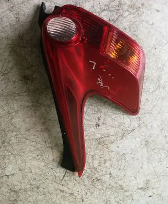 Nissan Juke I F15 Rear/tail lights
