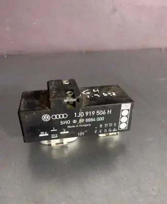 Volkswagen Golf IV Coolant fan relay 1J0919506H 898884000
