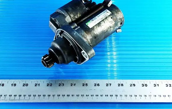 Volkswagen Golf V Starter motor 02M911023M
