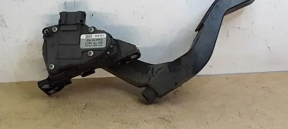 Volkswagen PASSAT B5.5 Accelerator throttle pedal 8D1721523F 6PV00837603