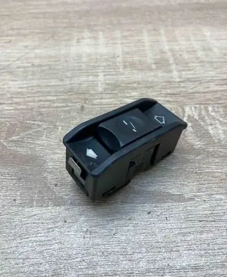 BMW 5 E39 Sunroof switch 8352182