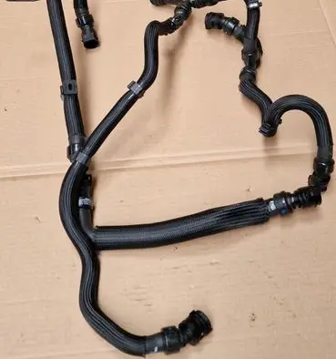 Peugeot 3008 II Engine coolant pipe/hose 9837006980
