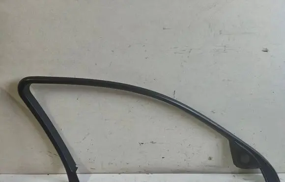 BMW 5 E60 E61 Front door glass trim molding 51357033629