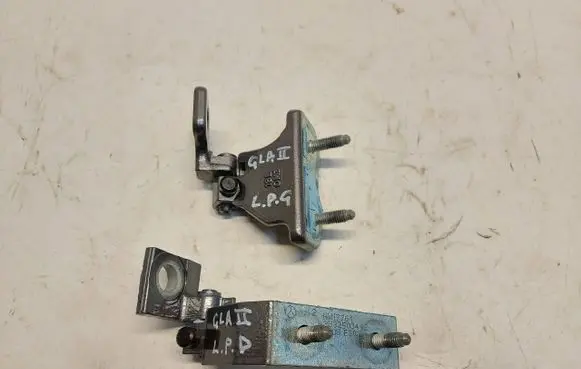 Mercedes-Benz GLA H247 Front door hinge set