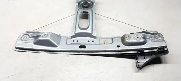 Rear door manual window regulator
