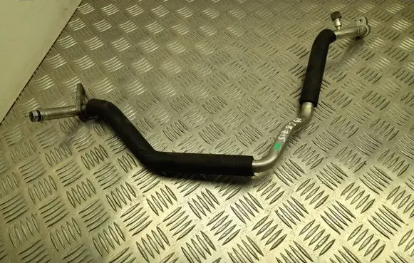 Toyota Prius+ (ZVW40) Air conditioning (A/C) pipe/hose 680