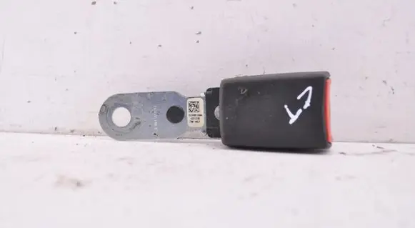 Chrysler Town u0026 Country V Rear seatbelt buckle 422133R