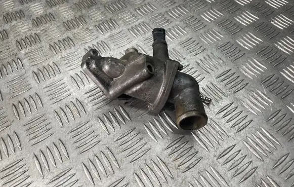 Opel Zafira A Thermostat housing 90573325 2503185 9129907
