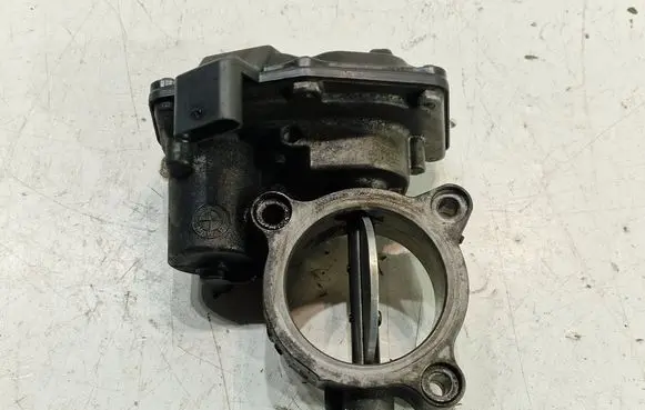 BMW 5 F10 F11 Throttle valve 7810752 10378517