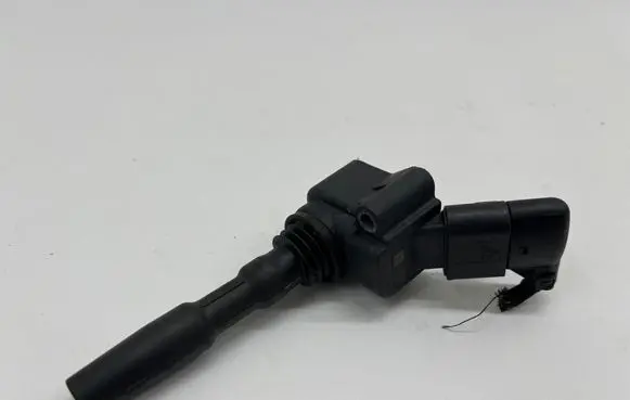 Volkswagen Polo V 6R High voltage ignition coil 04E905110E 77300006 628F761525