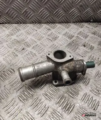 Volkswagen PASSAT B5.5 Engine coolant pipe/hose 038121133a