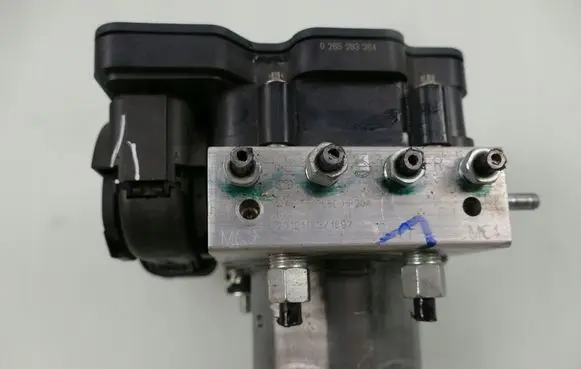 Nissan Qashqai ABS Pump 47660HP20A