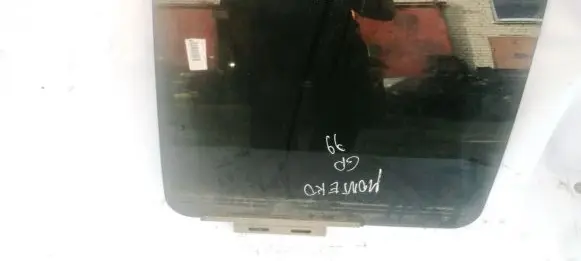 Mitsubishi Montero Rear door window glass