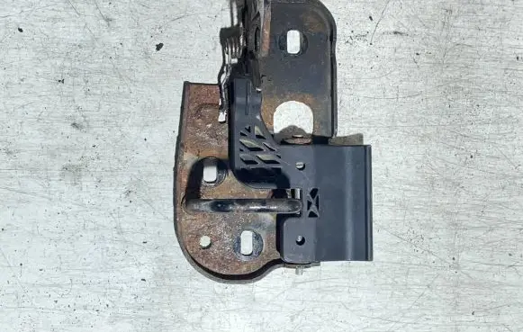 Volkswagen Golf Plus Engine bonnet/hood lock/latch loop/hook 1T0823480A