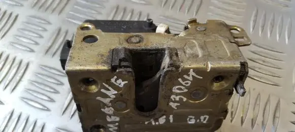 Renault Megane I Rear door lock
