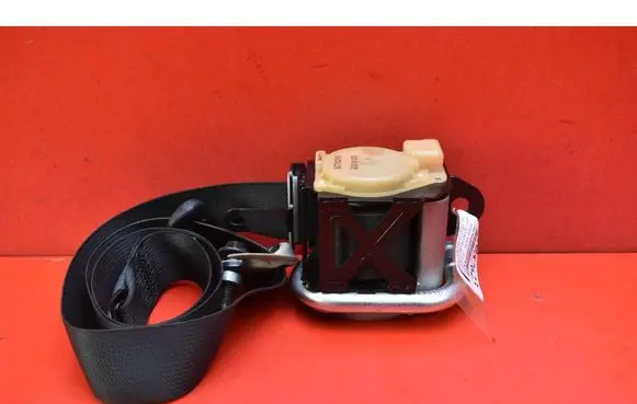 Nissan Micra Front seatbelt