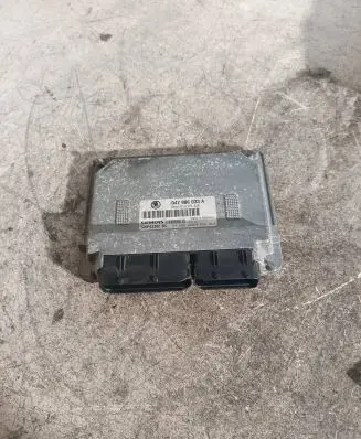 Skoda Fabia Mk1 (6Y) Engine control unit/module 047906033A 5WP4330205