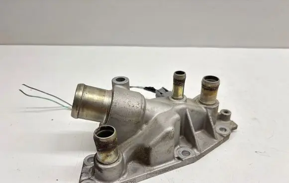 Nissan Juke I F15 Thermostat/thermostat housing 130409A500