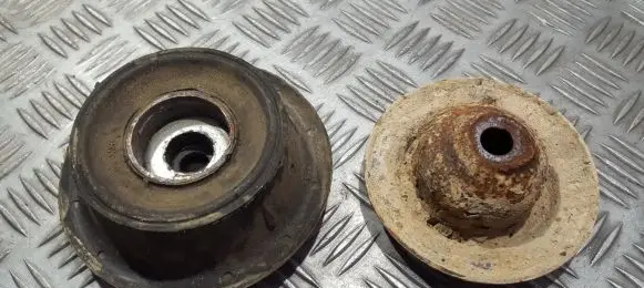 Volkswagen PASSAT B3 Coil spring mount 