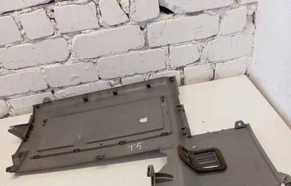 Volkswagen Transporter - Caravelle T5 Dashboard lower bottom trim panel 7H1858904A T0010301 70078066