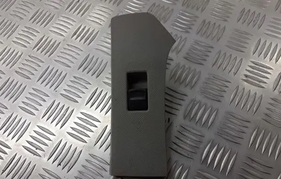 Toyota Yaris Quarter vent window switch 74231-0D090