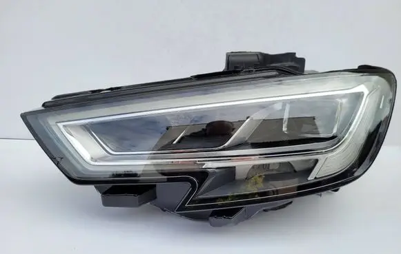 Audi A3 S3 8V Headlight/headlamp 8V0941773C 90118283 45451740