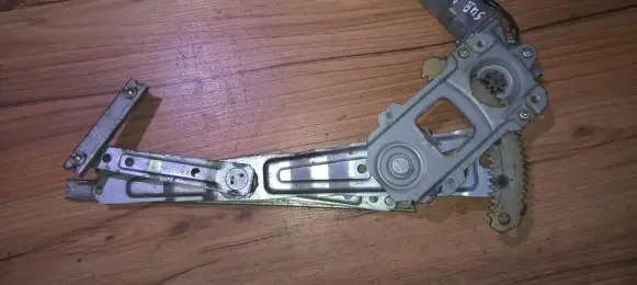 Subaru Legacy Sliding door window regulator with motor