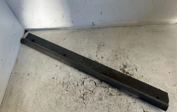 Nissan Navara D22 Front sill trim cover 76952VJ200