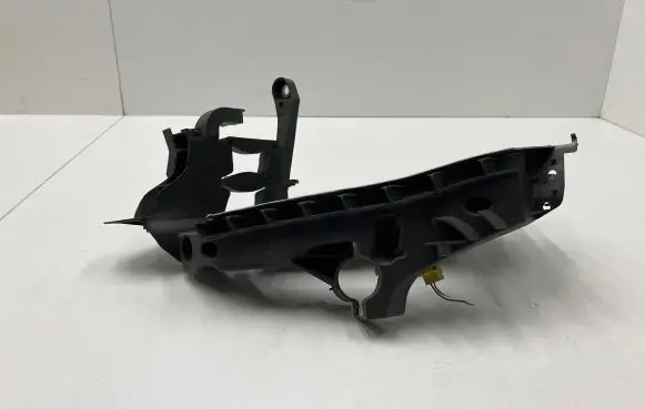 Audi A4 S4 B8 8K Headlight/headlamp mounting bracket 8k0805607