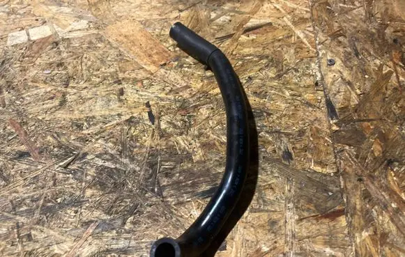 Nissan Navara D23 Engine coolant pipe/hose