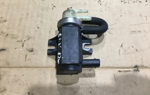 Mercedes-Benz SLK R172 Turbo solenoid valve A0091533128 0892588