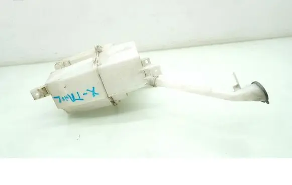 Nissan X-Trail T32 Windshield washer fluid reservoir/tank MMAUTKO33321