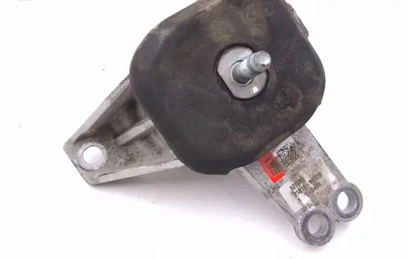 Hyundai Tucson IV NX4 Engine mount bracket 21815N9110