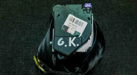 Audi A8 S8 D3 4E Middle seatbelt (rear) 601782900