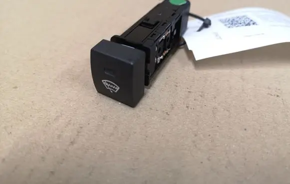 KIA Sorento Windscreen/window heater switch 621W05010 202002962