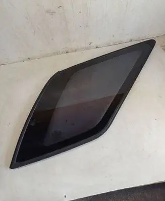 KIA Sorento Rear side window E000008 43R000382 DOT748M352AS2