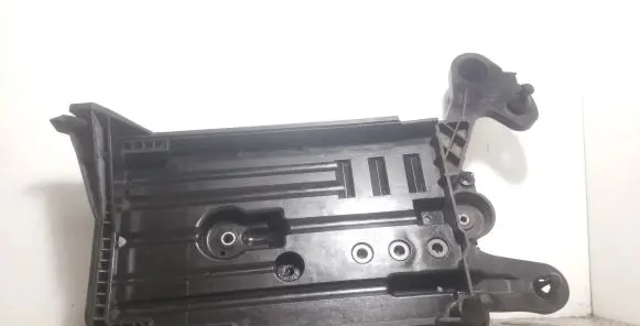 Skoda Octavia Mk3 (5E) Battery tray 5Q0915321H 5Q0915331J