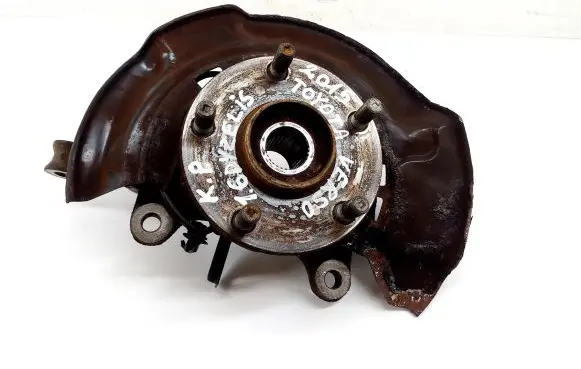 Front wheel hub