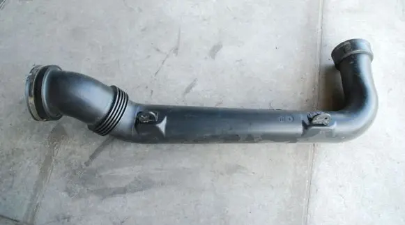Land Rover Discovery 3 - LR3 Air intake hose/pipe 4619625902