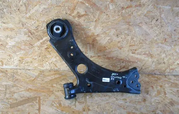 Jeep Compass Front lower control arm/wishbone 68318010AC