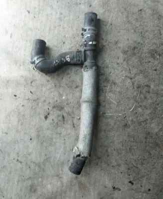 Coolant pipe/hose