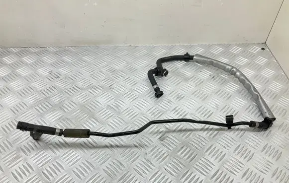 Engine coolant pipe/hose